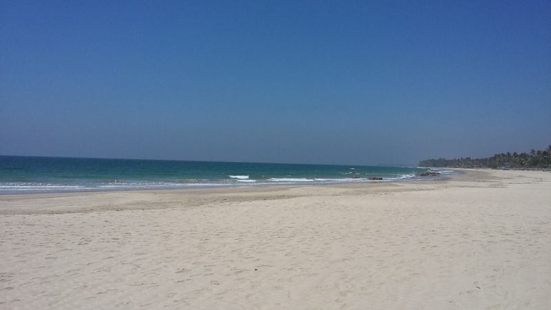   Над всею Бирмою безоблачное небо. Полезные сведения и вести с beach-front'а.