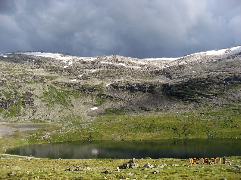 Дети (4 и 8 лет) в гостях у троллей дождливым летом 2011