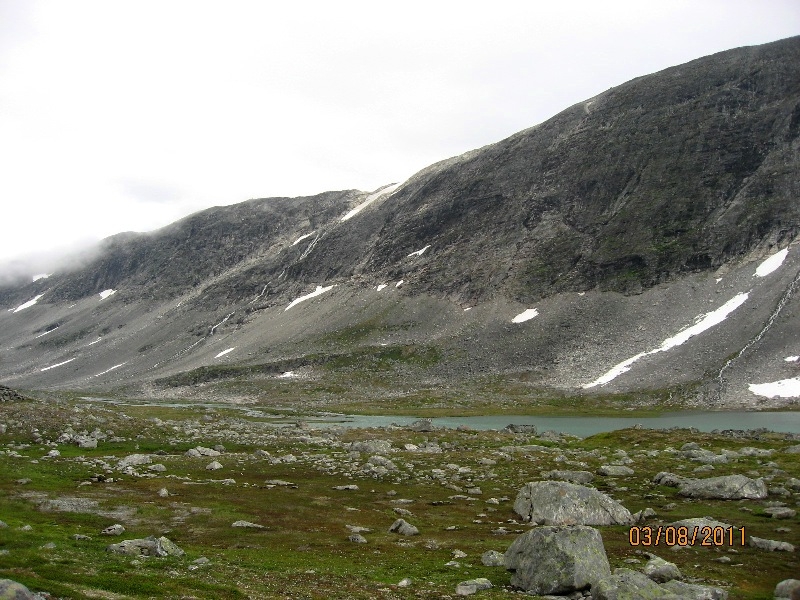 Дети (4 и 8 лет) в гостях у троллей дождливым летом 2011