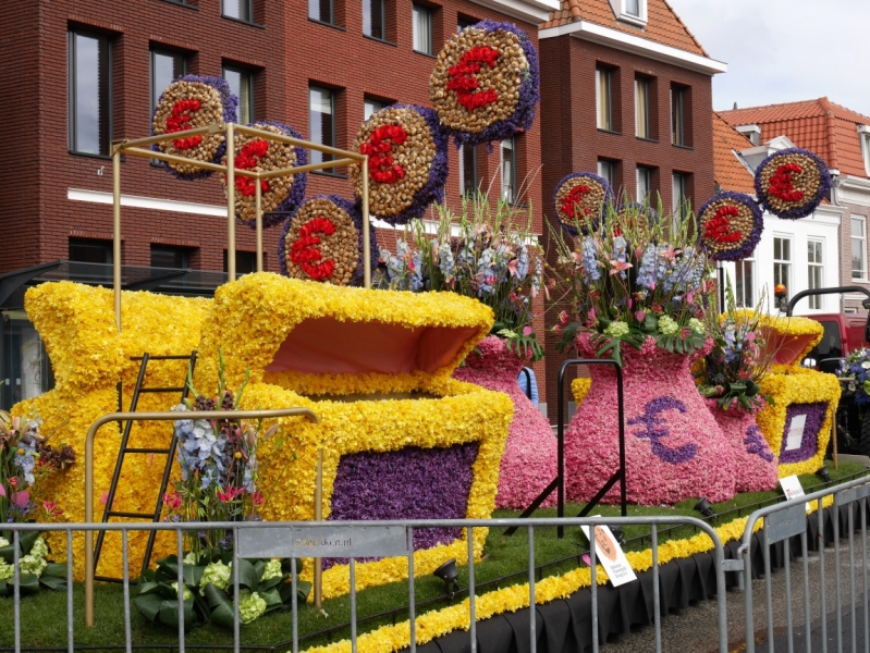 Цветочные поля и Bloemencorso 2017