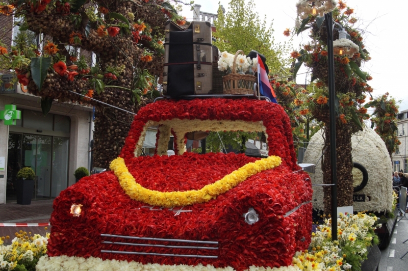 Цветочные поля и Bloemencorso 2017