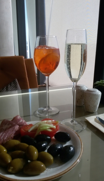 Принял на грудь, скажи что-нибудь! Трезвым вход запрещён!