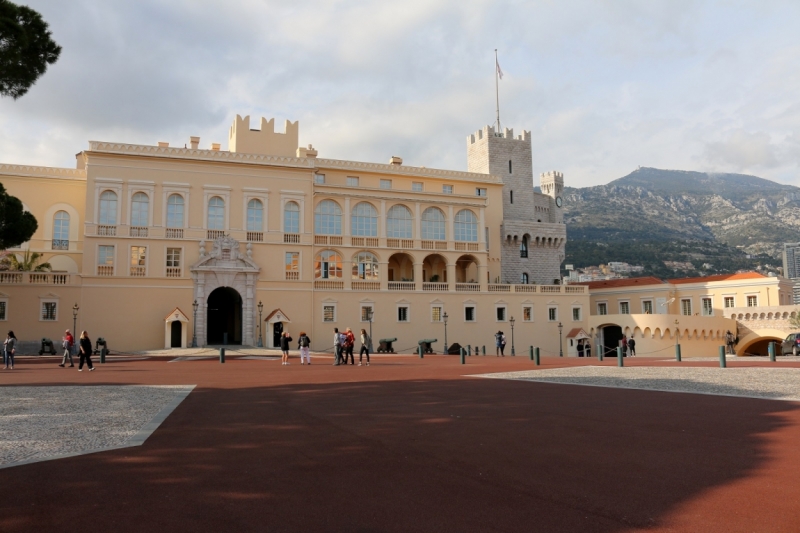 Весной, как в картах, не свезло с погодой в Ницце - в Париже повезло, как и в любви.