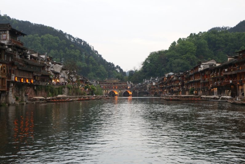 Китай без дождей. 2 недели в апреле 2017-го. Гуанчжоу-Шаогуань-Яншо-Синпин-Дажай-Чжанцзяцзе-Фуронг-Дэханг-Фенхуан-Шанхай