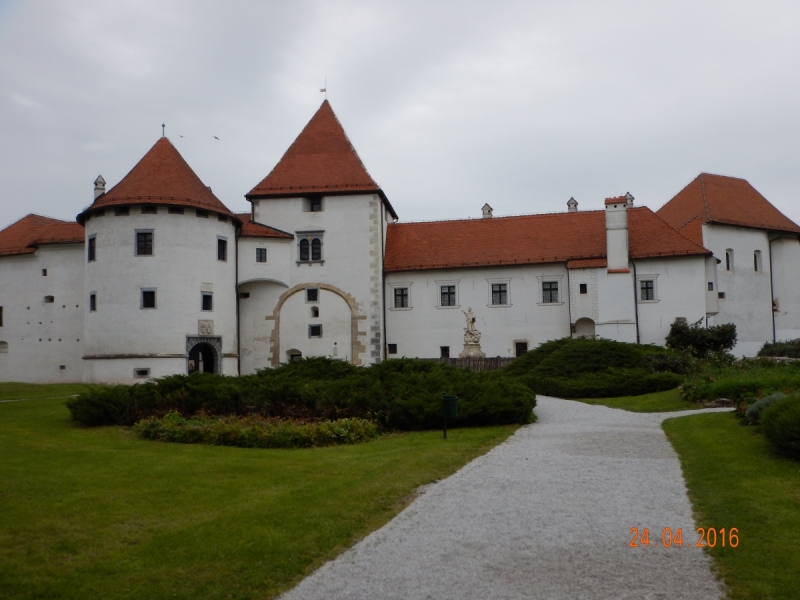 Вараждин (Varazdin) пешеходная прогулка по городу.