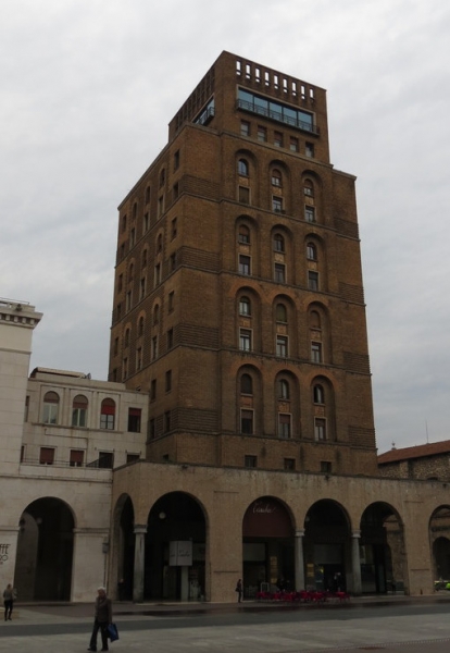 Случайная Италия. Просто погулять. Бергамо-Больцано-Брешиа, март 2017.