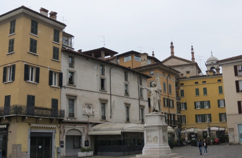 Случайная Италия. Просто погулять. Бергамо-Больцано-Брешиа, март 2017.