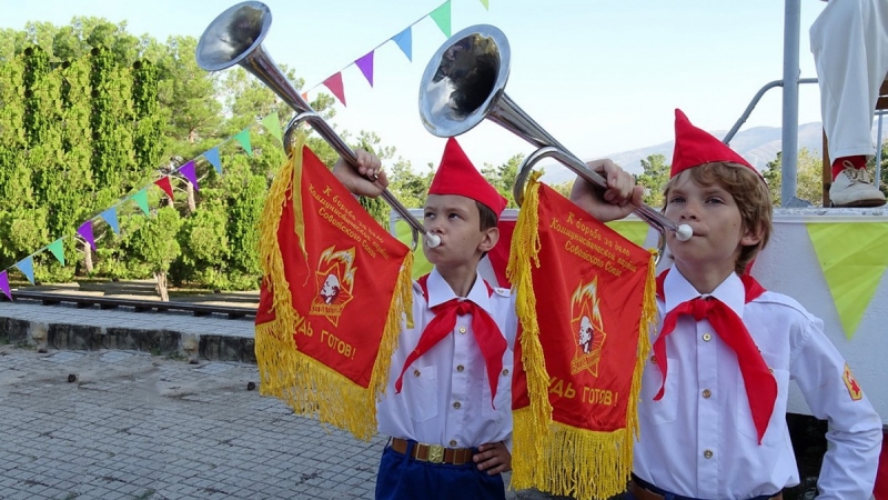 Путешествие Москва – Анапа с солнечным кемпером и попугаем