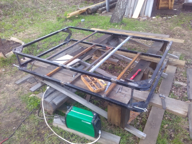 Палатка на крышу авто для автопутешествий