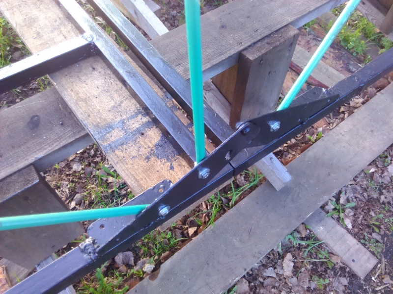 Палатка на крышу авто для автопутешествий