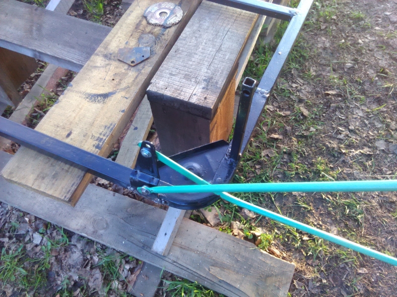 Палатка на крышу авто для автопутешествий