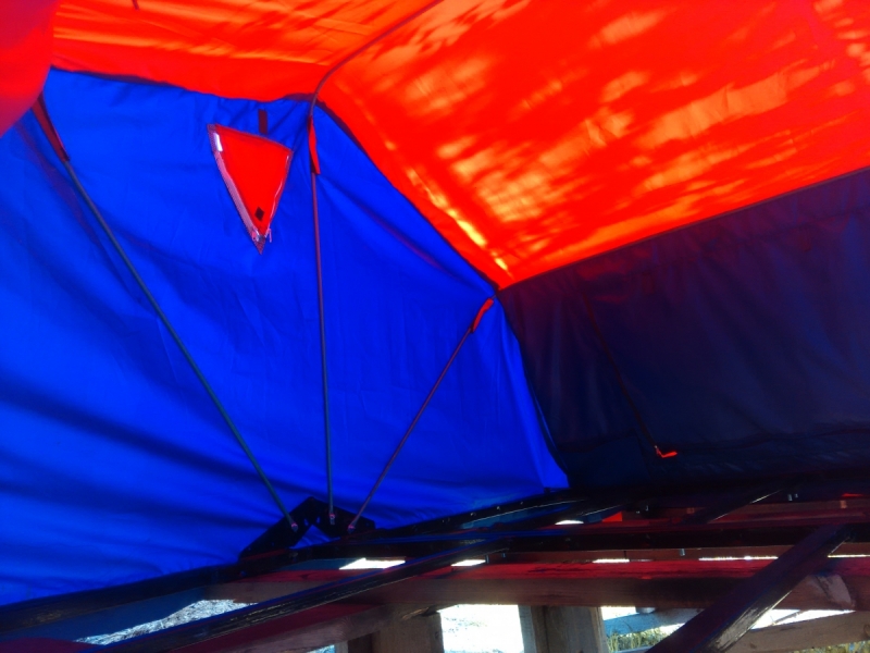 Палатка на крышу авто для автопутешествий