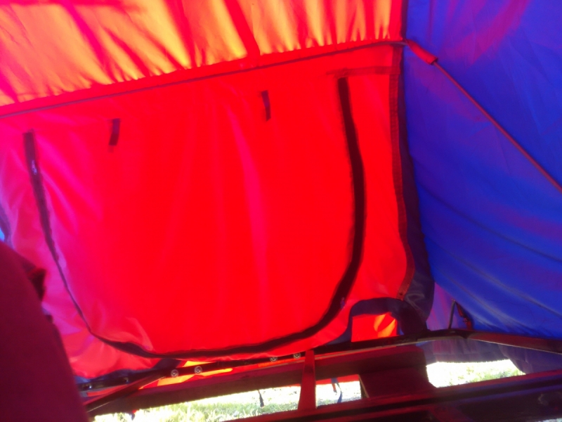 Палатка на крышу авто для автопутешествий