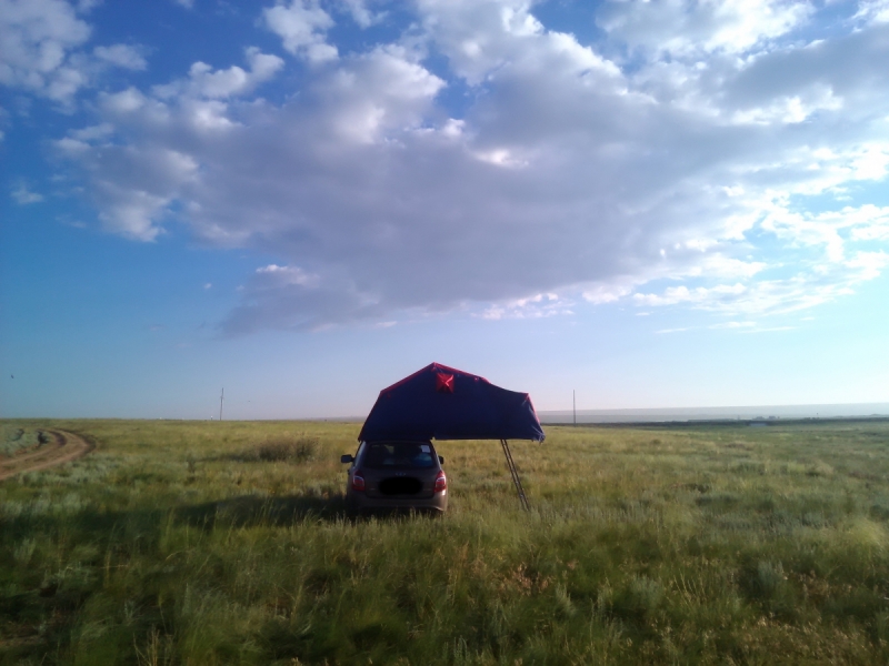 Палатка на крышу авто для автопутешествий