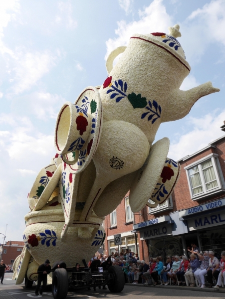 Цветочные парады Varend Corso (2017) и Corso Zundert (2017,2019) в Нидерландах