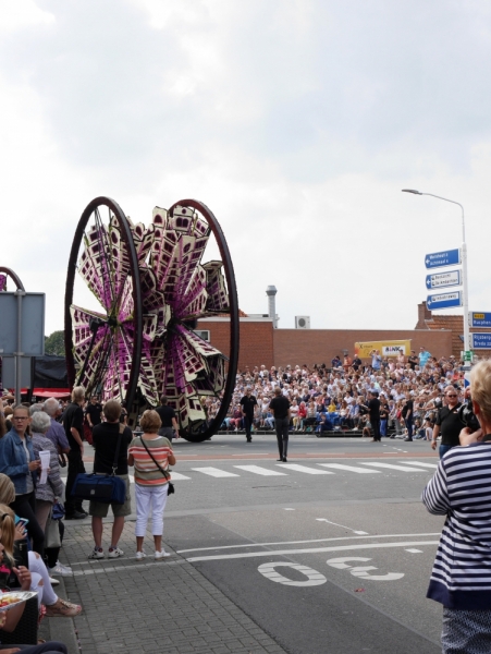 Цветочные парады Varend Corso (2017) и Corso Zundert (2017,2019) в Нидерландах
