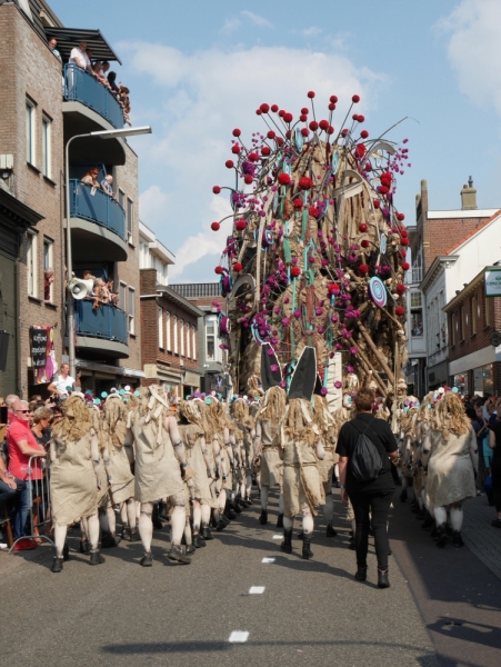 Цветочные парады Varend Corso (2017) и Corso Zundert (2017,2019) в Нидерландах
