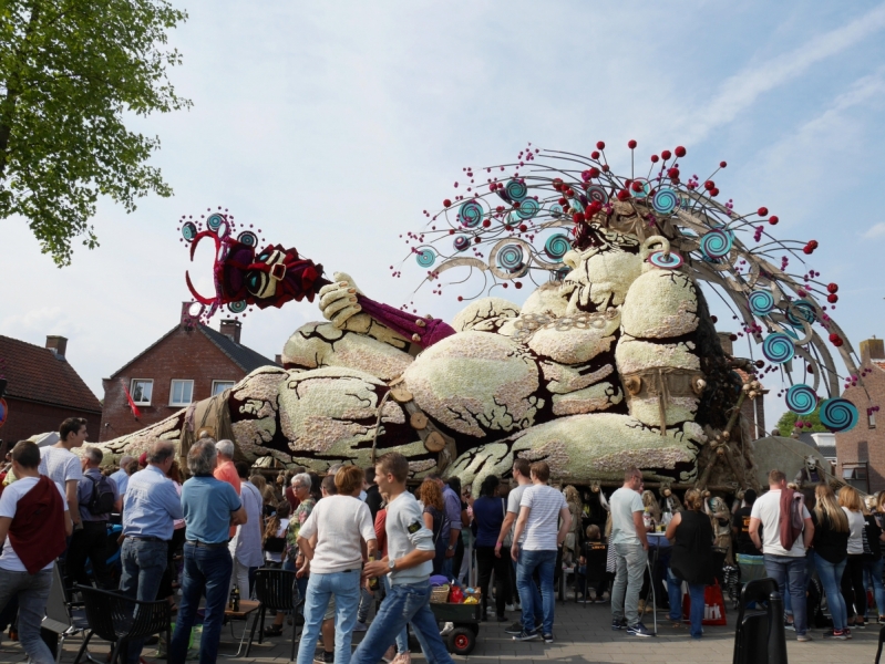 Цветочные парады Varend Corso (2017) и Corso Zundert (2017,2019) в Нидерландах