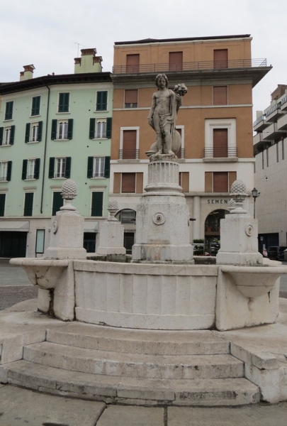 Случайная Италия. Просто погулять. Бергамо-Больцано-Брешиа, март 2017.