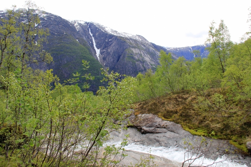 Там на неведомых дорожках...следы людей. Норвегия, регион фьордов, июнь 2017.