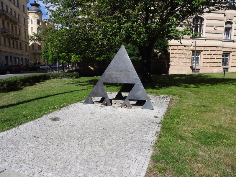 Всегда мечтал вернуться туда... (Ставрополь-Новые Замки, через Прагу и немного Польши))