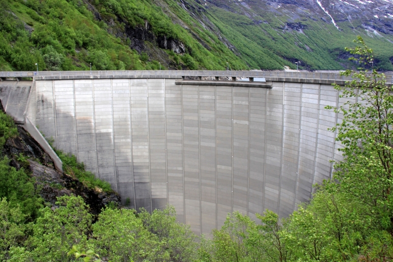 Там на неведомых дорожках...следы людей. Норвегия, регион фьордов, июнь 2017.