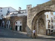Evora aqueduct