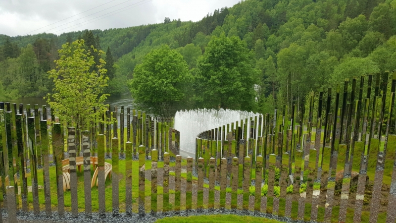 Там на неведомых дорожках...следы людей. Норвегия, регион фьордов, июнь 2017.