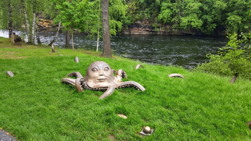 Там на неведомых дорожках...следы людей. Норвегия, регион фьордов, июнь 2017.