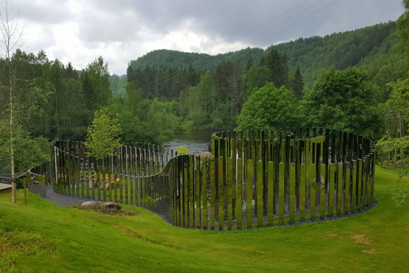 Там на неведомых дорожках...следы людей. Норвегия, регион фьордов, июнь 2017.