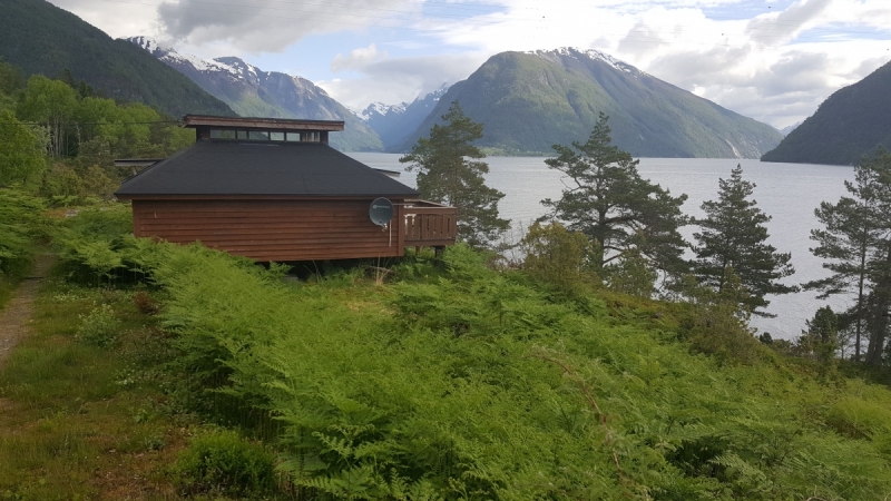 Там на неведомых дорожках...следы людей. Норвегия, регион фьордов, июнь 2017.