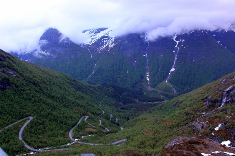 Там на неведомых дорожках...следы людей. Норвегия, регион фьордов, июнь 2017.