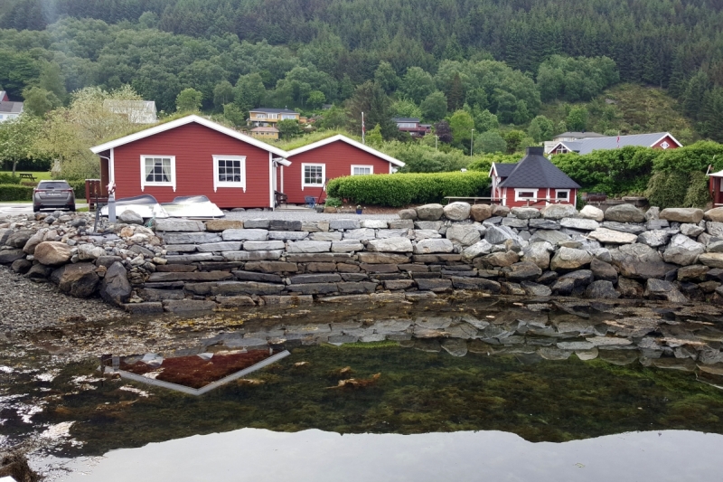 Там на неведомых дорожках...следы людей. Норвегия, регион фьордов, июнь 2017.