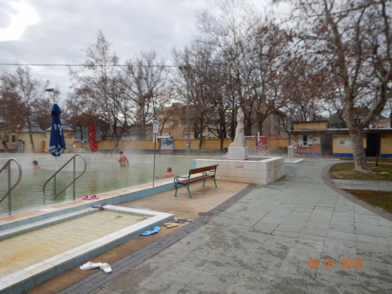Спортивно-термальный комплекс Török Sándor fürdő в городе Хедмезевашархей (Hódmezővásárhely) Спортивно-термальный комплекс Török Sándor fürdő в городе Хедмезевашархей (Hódmezővásárhely)
