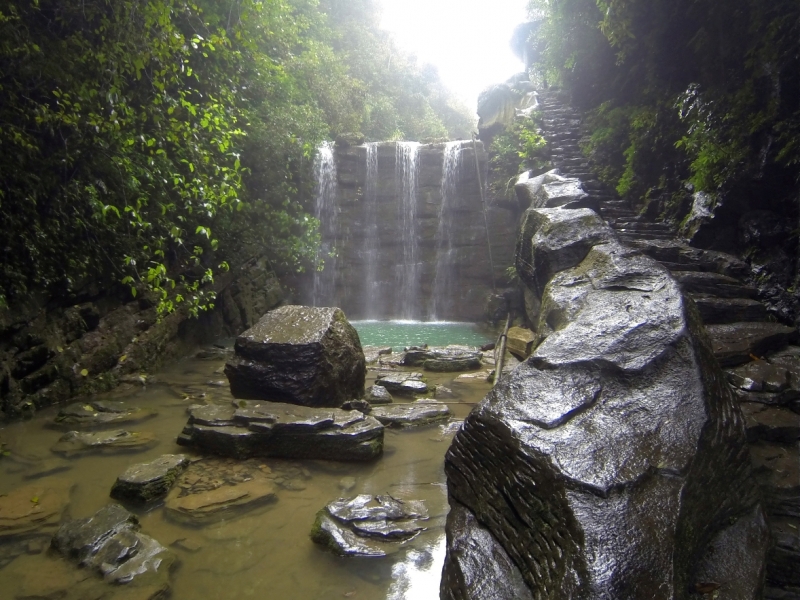 Ущелье Sitting Dragon Gorge (Zuo Long Gorge) рядом с г.Фуронг Ущелье Sitting Dragon Gorge (Zuo Long Gorge) рядом с г.Фуронг