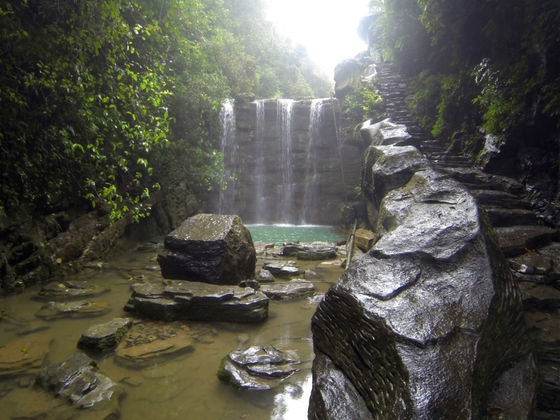 Ущелье Sitting Dragon Gorge (Zuo Long Gorge) рядом с г.Фуронг