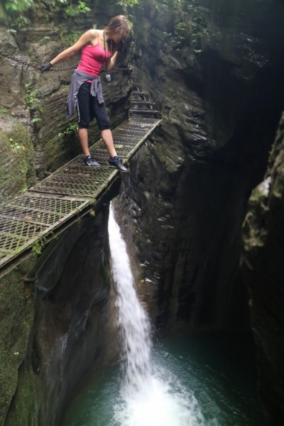 Ущелье Sitting Dragon Gorge (Zuo Long Gorge) рядом с г.Фуронг