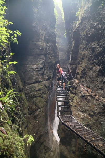 Ущелье Sitting Dragon Gorge (Zuo Long Gorge) рядом с г.Фуронг