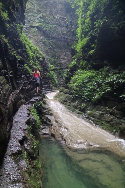 Ущелье Sitting Dragon Gorge (Zuo Long Gorge) рядом с г.Фуронг