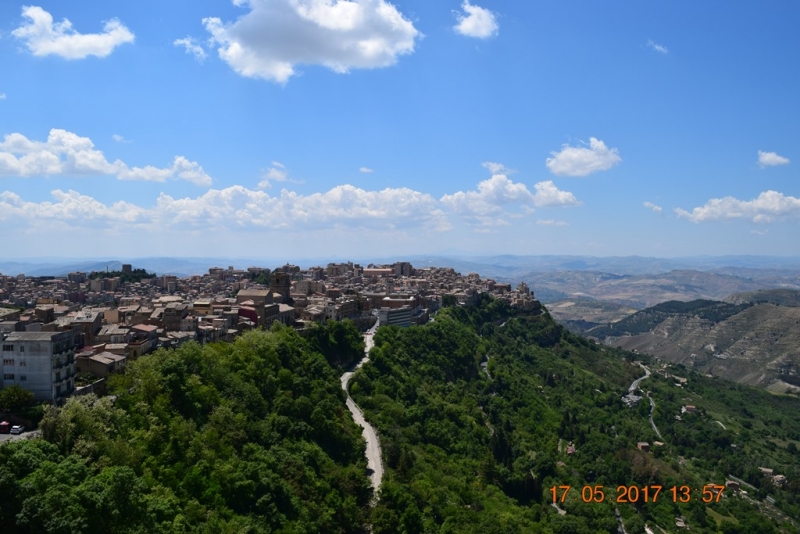 Италия от Венеции до Сиракузы за 15 дней на самолётах, поездах, паромах, автобусе и автомобиле.