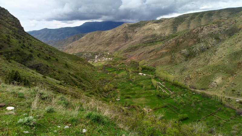 Май в Армении. Гарни, Ехегнадзор, Севан, Дилижан, Ереван. Трекинг.