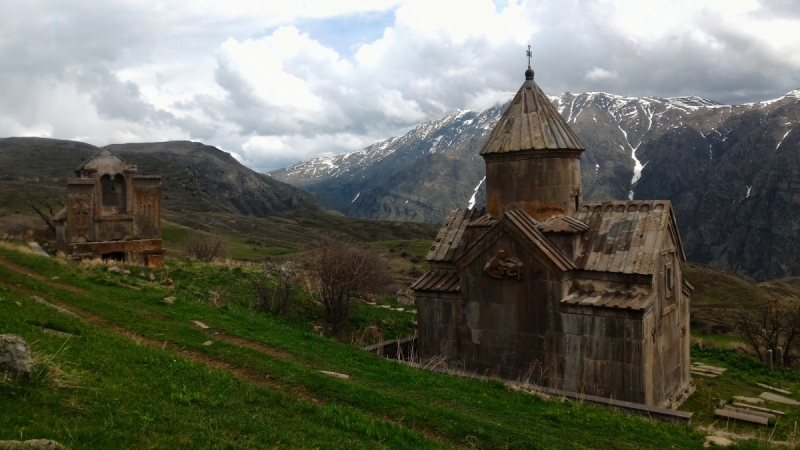 Май в Армении. Гарни, Ехегнадзор, Севан, Дилижан, Ереван. Трекинг.