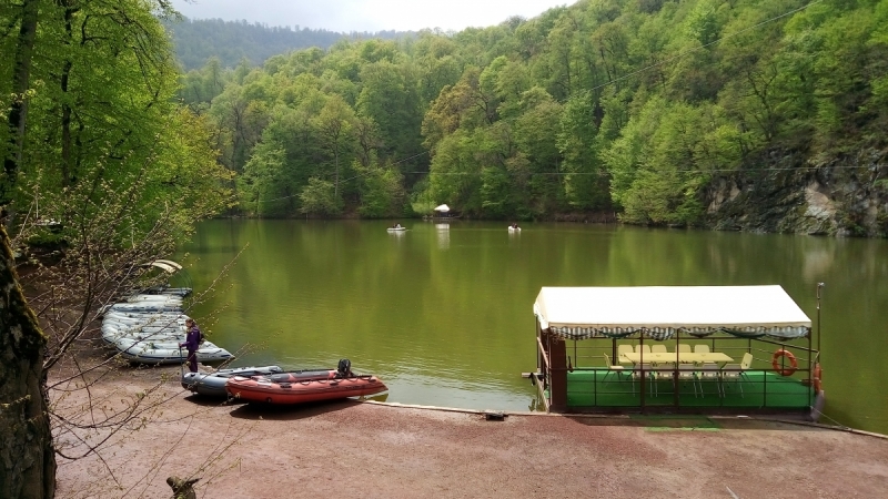 Май в Армении. Гарни, Ехегнадзор, Севан, Дилижан, Ереван. Трекинг.