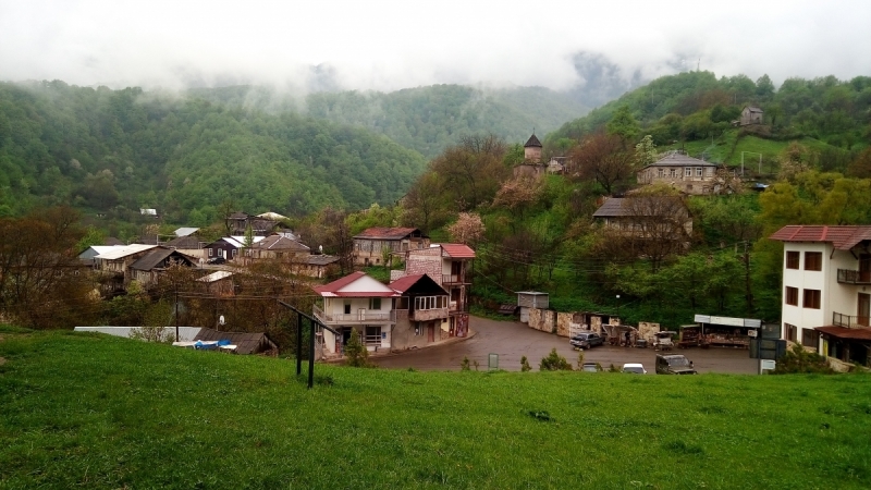 Май в Армении. Гарни, Ехегнадзор, Севан, Дилижан, Ереван. Трекинг.