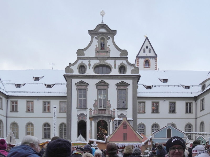 Фюссен, а также Вискирхе - Обераммергау - Гармиш-Партенкирхен, бенедиктинское аббатство Этталь и Königliche Kristall-Therme в Швангау в декабре