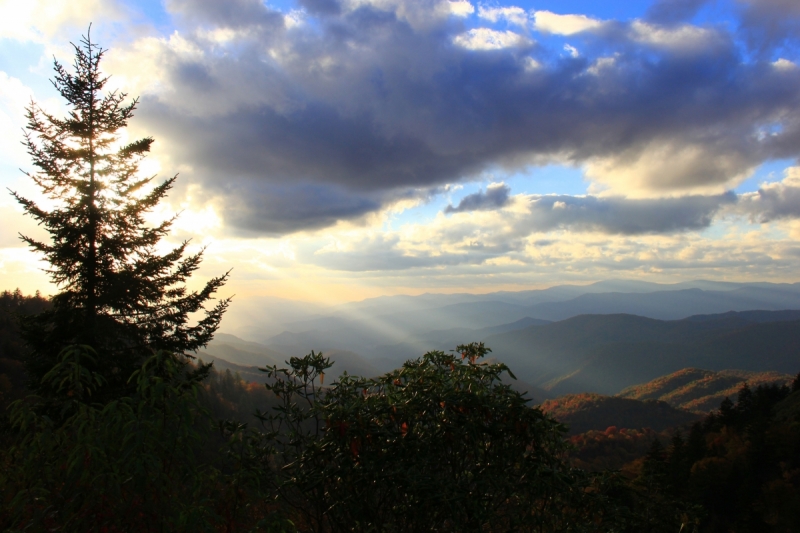 Осень в золоте и багрянце не стеснялась восхищать. Blue Ridge Parkway. 18-22 октября 2016 года.