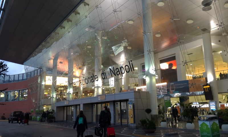 Как добраться из аэропорта Неаполь в город и обратно