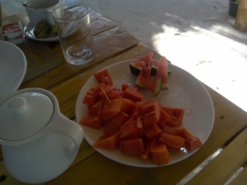 Фрукты на завтрак. Остров Тодду. Гест Вели Инн.