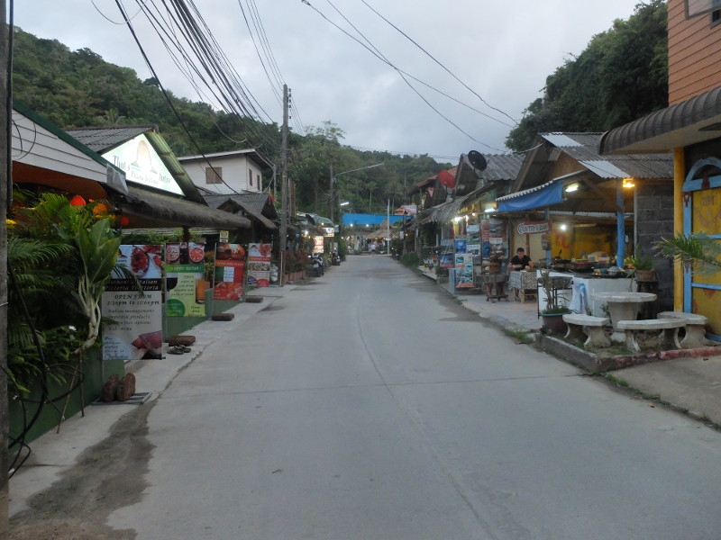 Панган: Thong Nai Pan Noi и Thong Nai Pan Yai