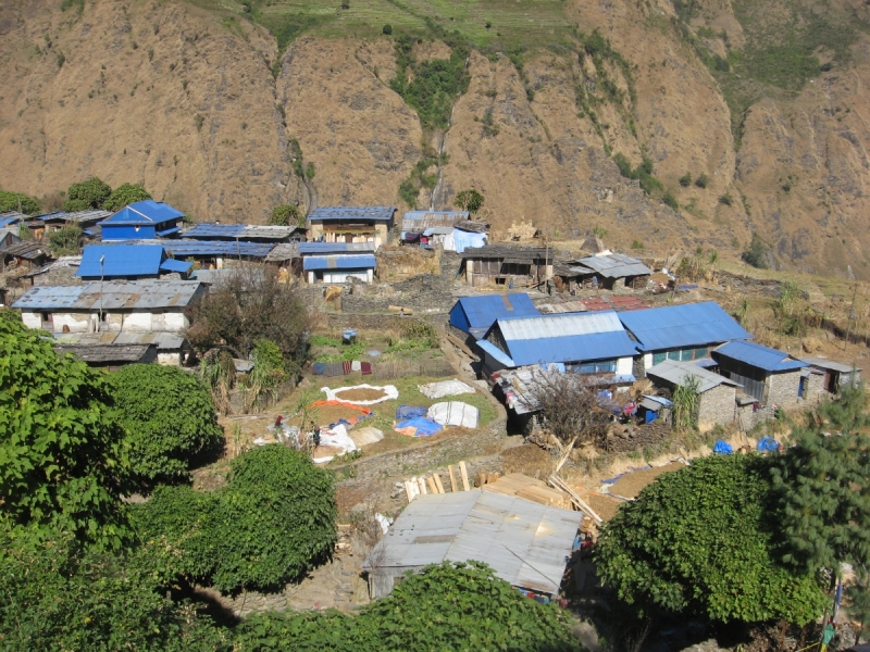 От Татопани к Татопани с видом на Ганеш химал